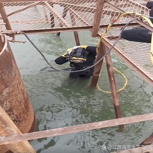 公司##潜水员水下安装喷泉设备工程施工##水下安装喷泉设备作业服务